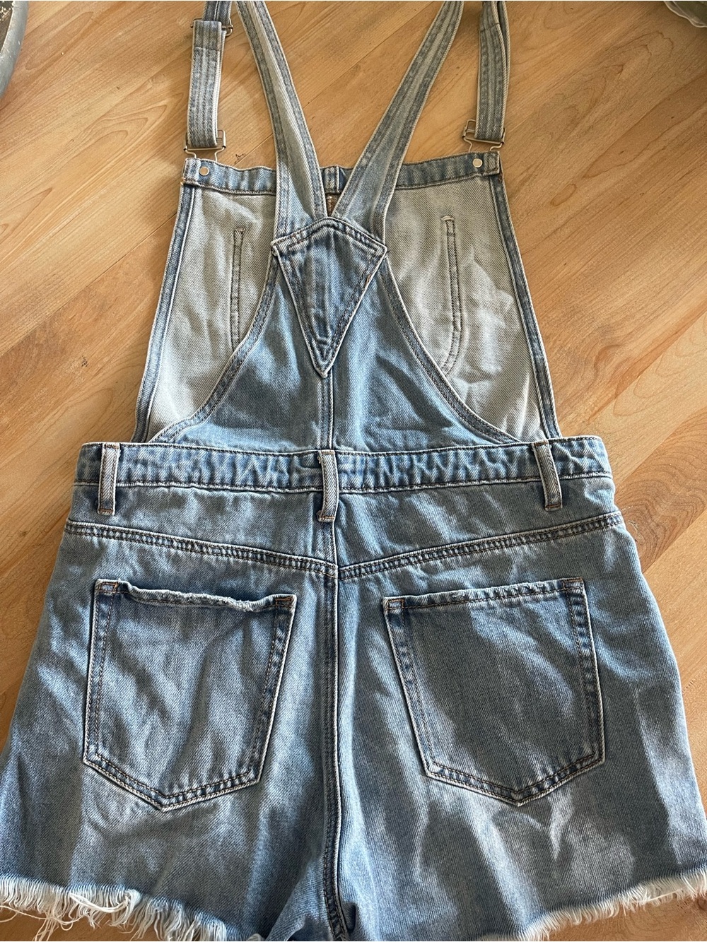 Risen Distressed Denim Overall Shorts Adj Strap Bib Front  Light Wash Size Large - Picture 13 of 16
